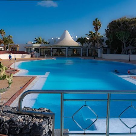 Apartamento En Playa Roca Primer Linea De Mar Costa Teguise Eksteriør bilde