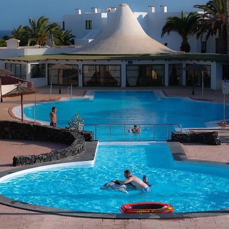 Apartamento En Playa Roca Primer Linea De Mar Costa Teguise Eksteriør bilde
