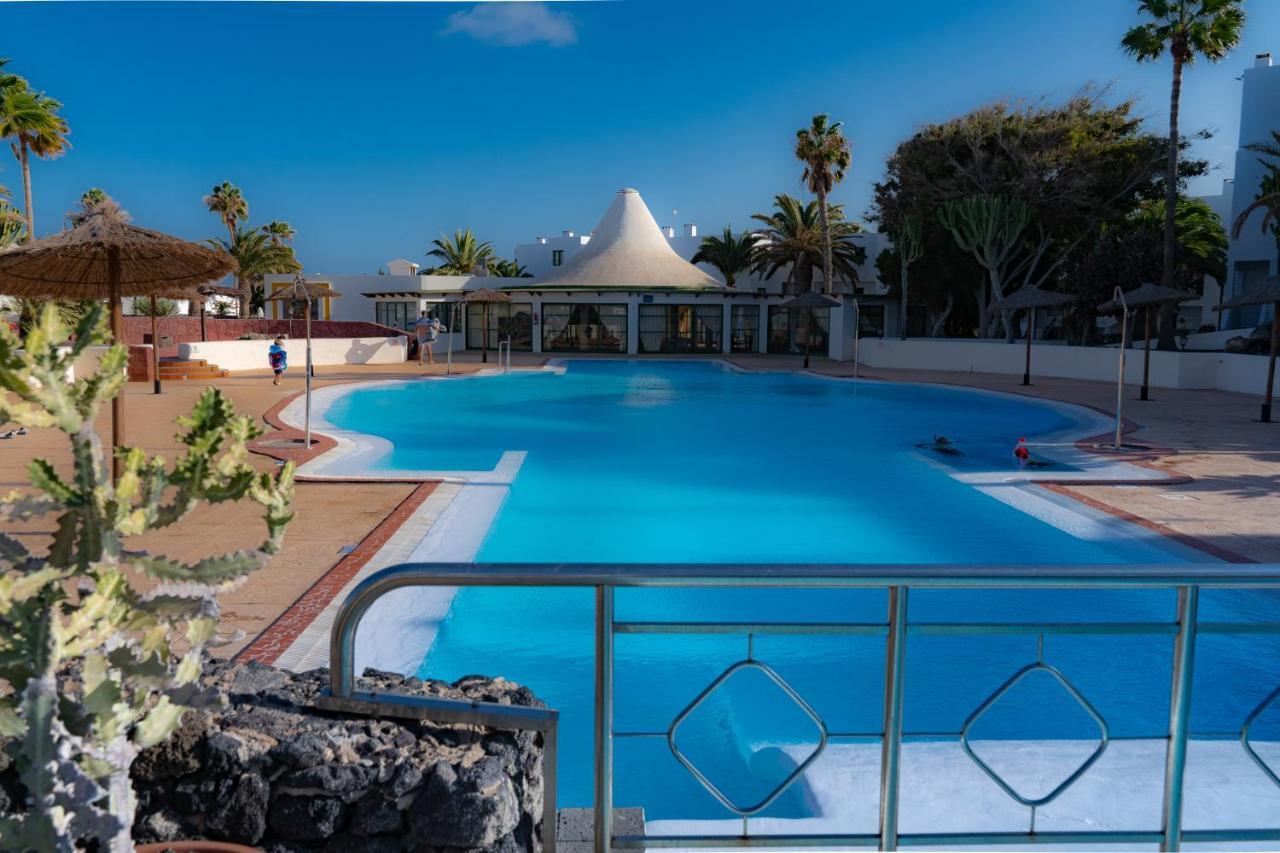 Apartamento En Playa Roca Primer Linea De Mar Costa Teguise Eksteriør bilde